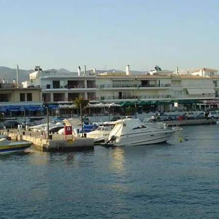 Μεγαλο Οροφοδιαμερισμα Με Κηπο Και Παρκιν-Καλαματα Asprokhoma