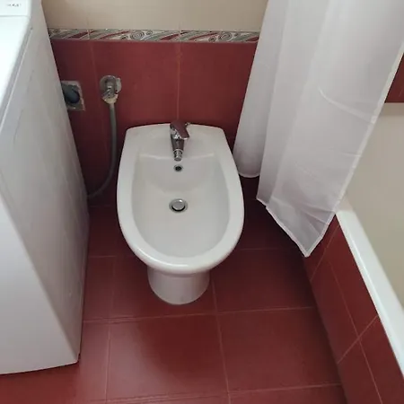Μεγαλο Οροφοδιαμερισμα Με Κηπο Και Παρκιν-Καλαματα Apartment Asprokhoma